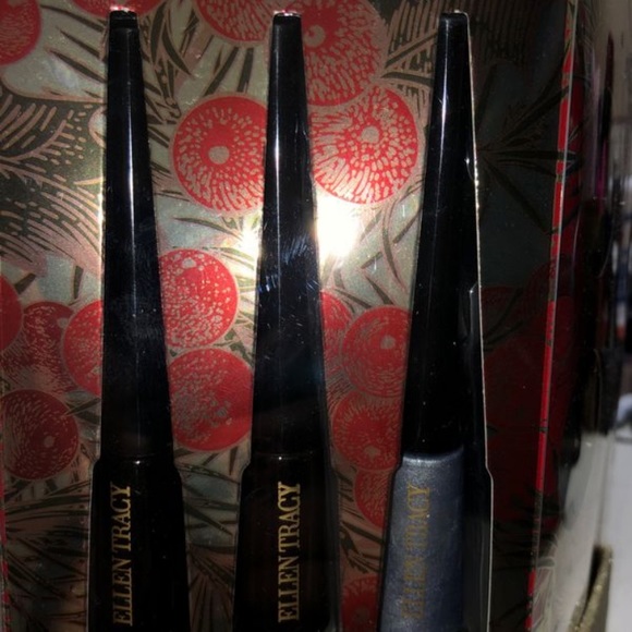 Ellen Tracy Ultimate Eye & Lip Collection - Picture 5 of 7